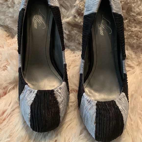 Lady Luxe Heels 👠 BNWOT - Picture 4 of 8